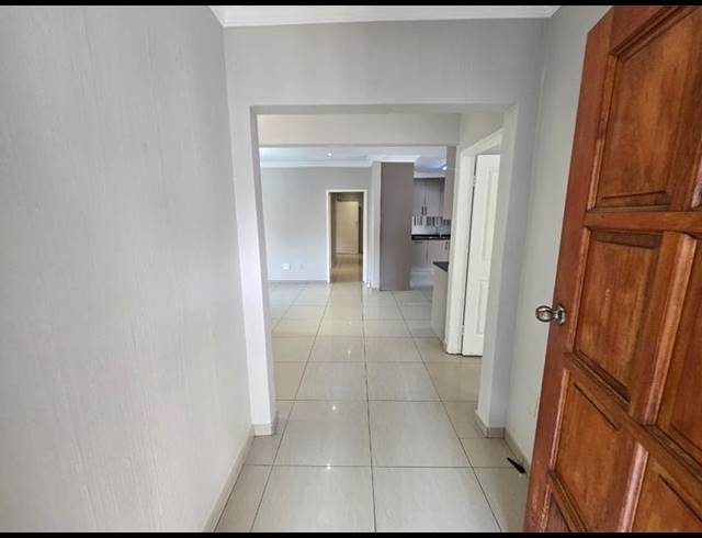 4 BEDROOM PROPERTY TO RENT IN WELTEVREDEN PARK